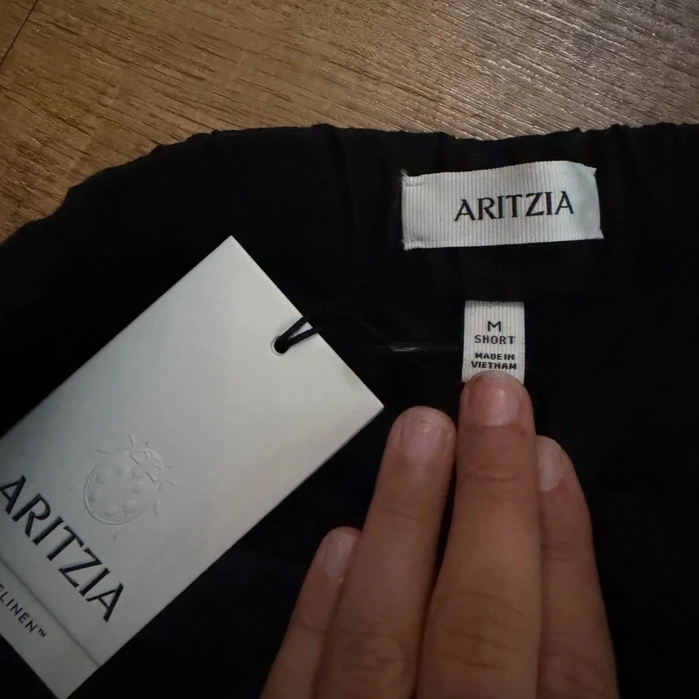 Aritzia Black The Lodge Pant Cruise Linen
